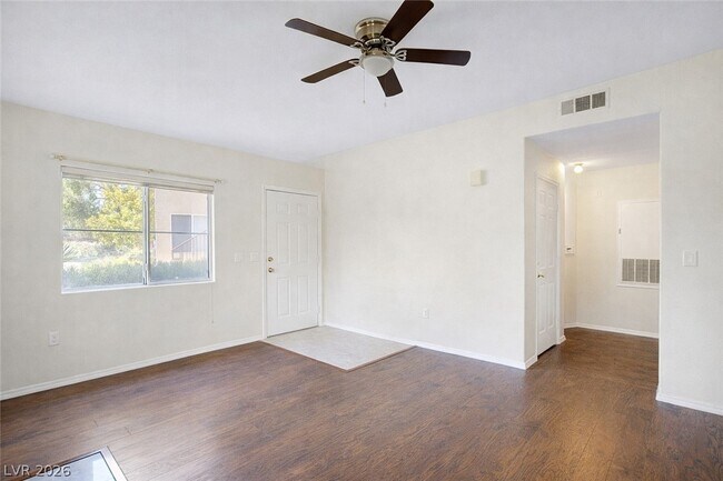 Foto del edificio - 8501 W University Ave