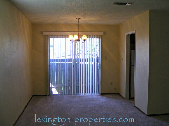 Foto del edificio - Charming 2BD/1.5BA Home, located in Arden ...