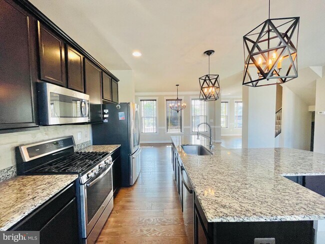 Building Photo - 125 Gardenia Dr