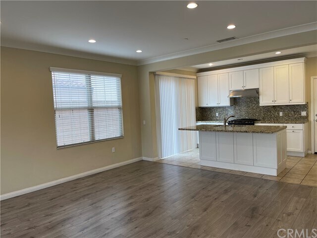 Building Photo - 231 Kempton
