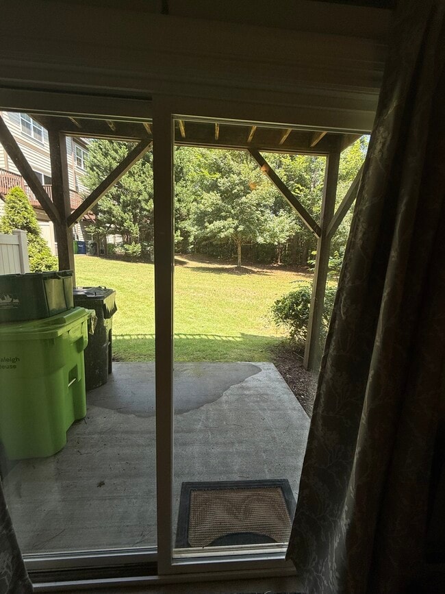 Courtyard area - 2615 Stewart Pines Dr