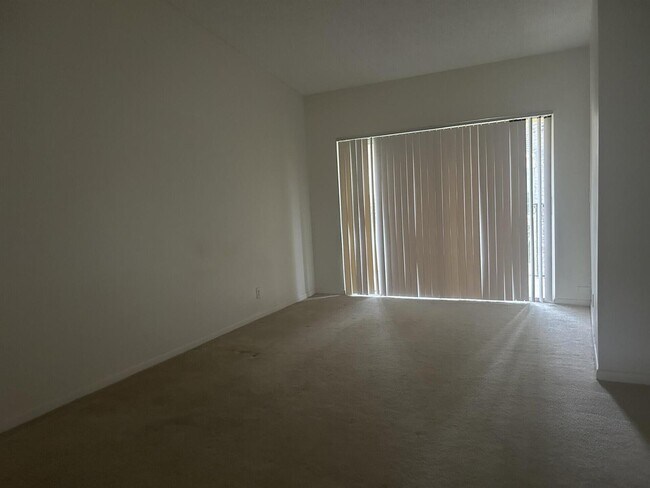 Foto del edificio - 1015 Lake Shore Dr