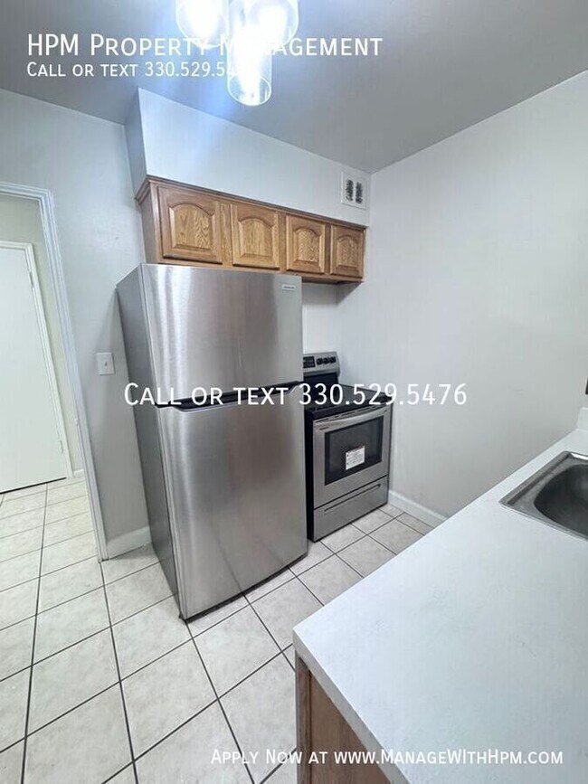Foto del edificio - 3310 Warrensville Center Rd