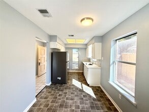 Building Photo - 5359 Friar Tuck Dr