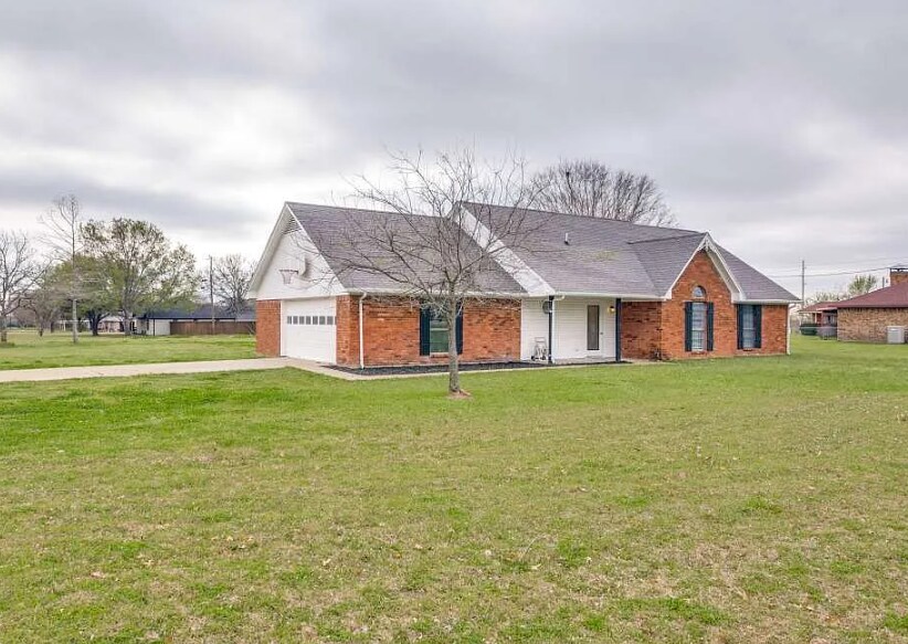 Primary Photo - 6026 Palmer Ln