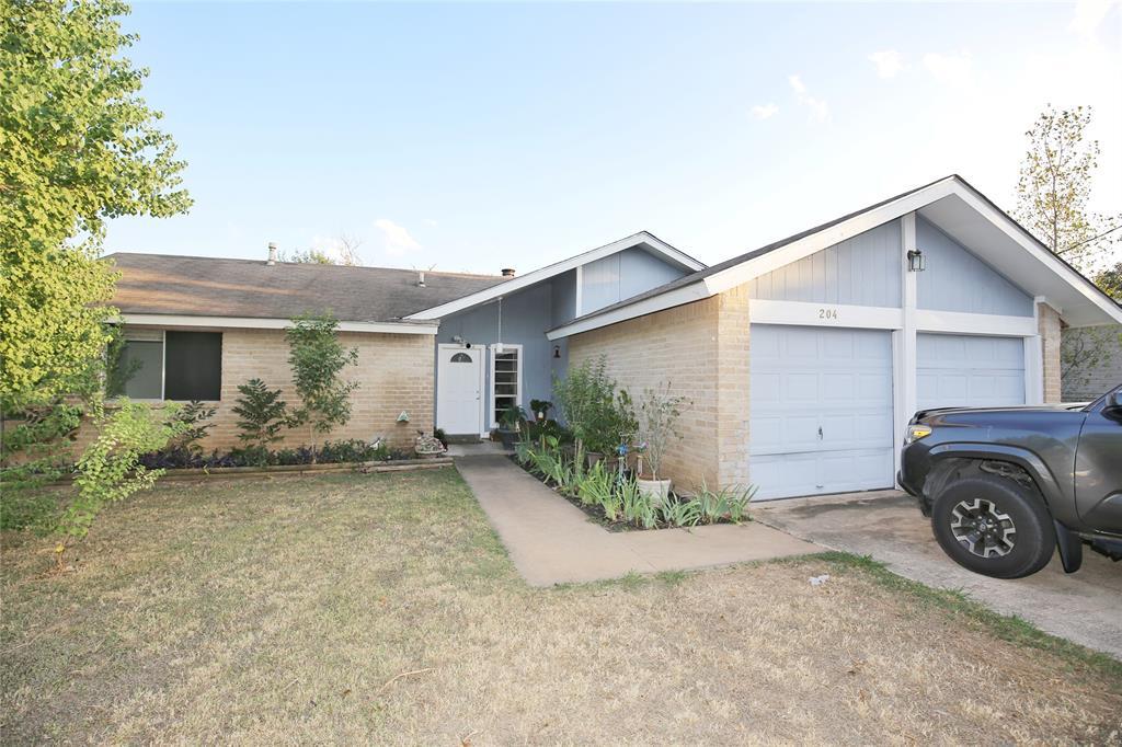 Foto principal - 204 Deerfield Park Dr