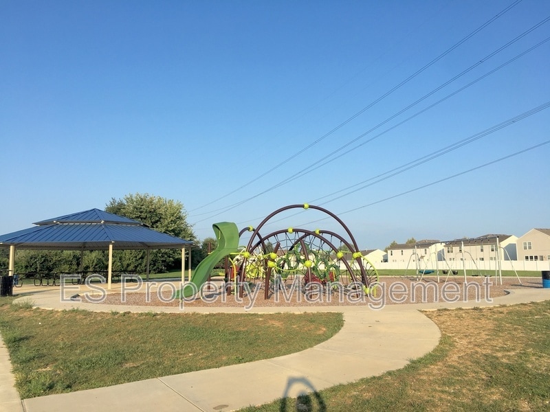 Foto del edificio - 8042 Wildwood Farms Dr