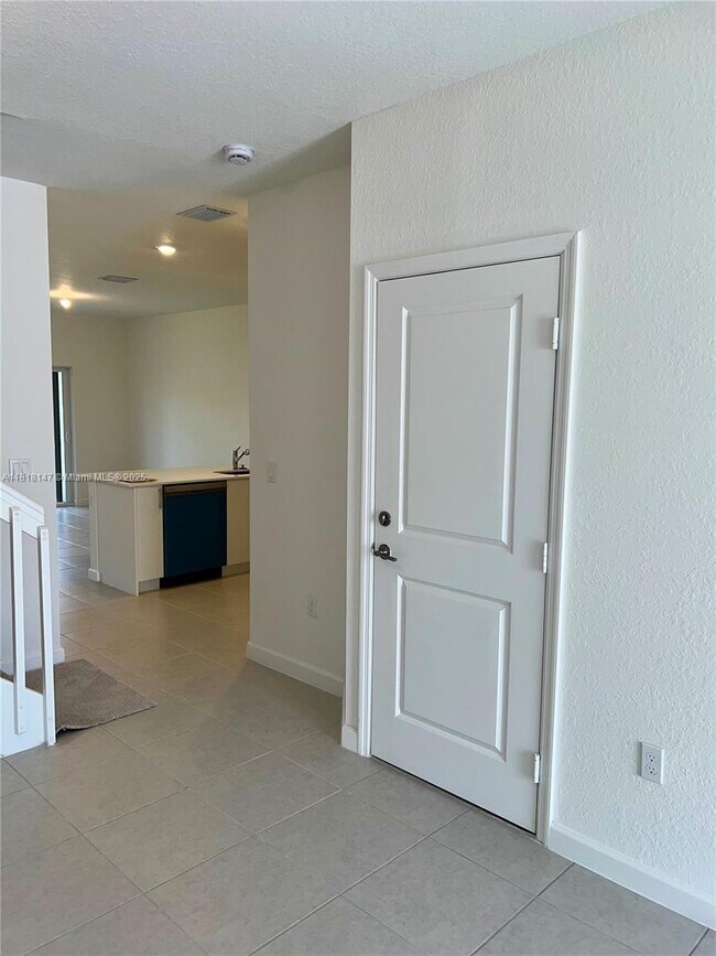 Foto del edificio - 18409 SW 1st St