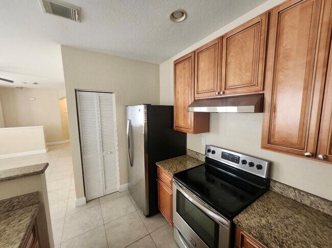 Foto del edificio - 3189 Laurel Ridge Cir