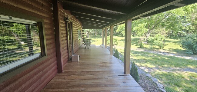 Foto del edificio - 7307 Rhodes Ln