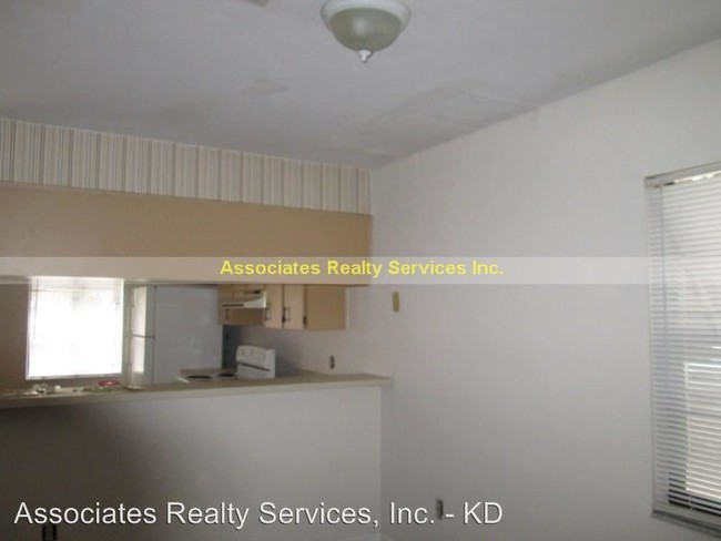 Building Photo - 2225 SW 39th Dr