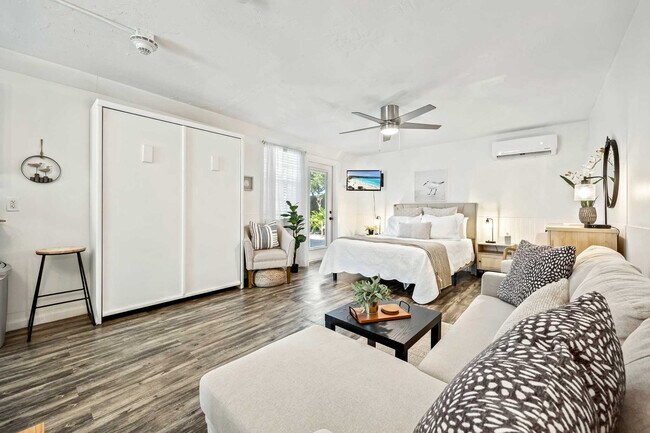 Building Photo - 105 NE 3rd St