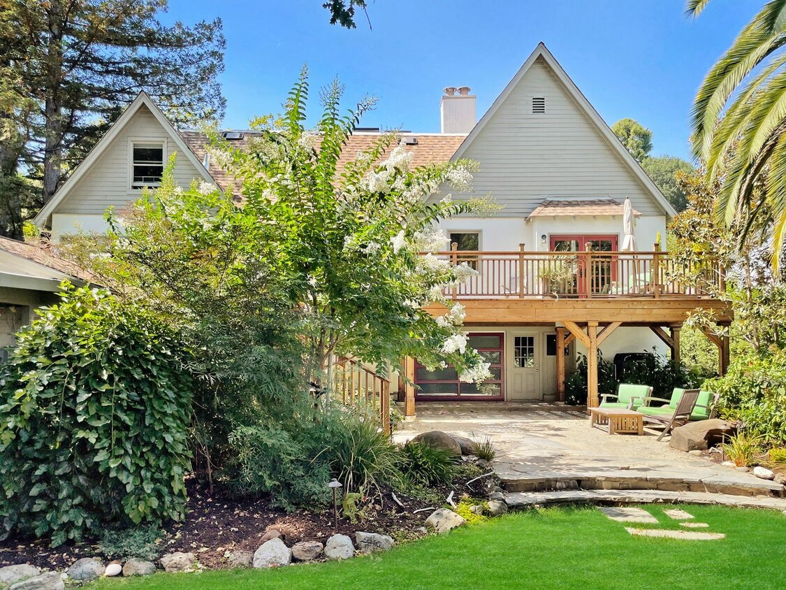 Primary Photo - 3 br, 2 bath House - 156 Crescent Road