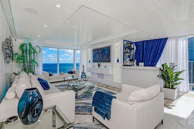 Foto del edificio - 17555 Collins Ave