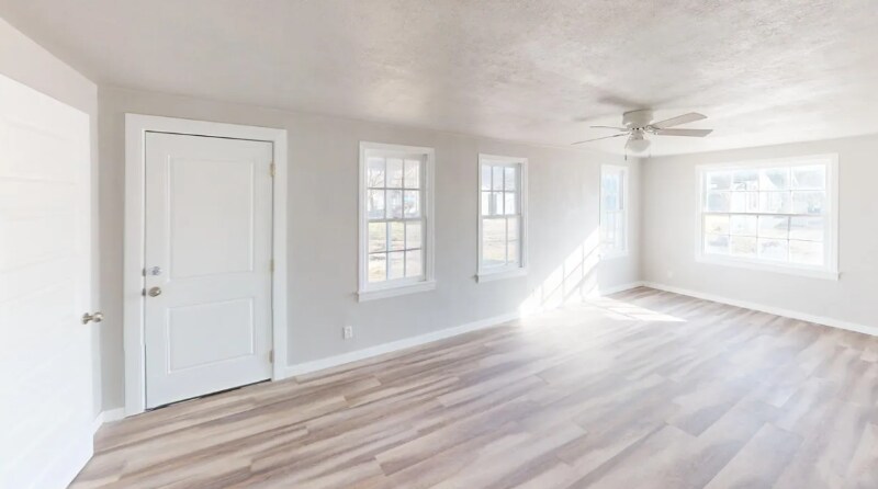 Primary Photo - 1109 W Beech Ave