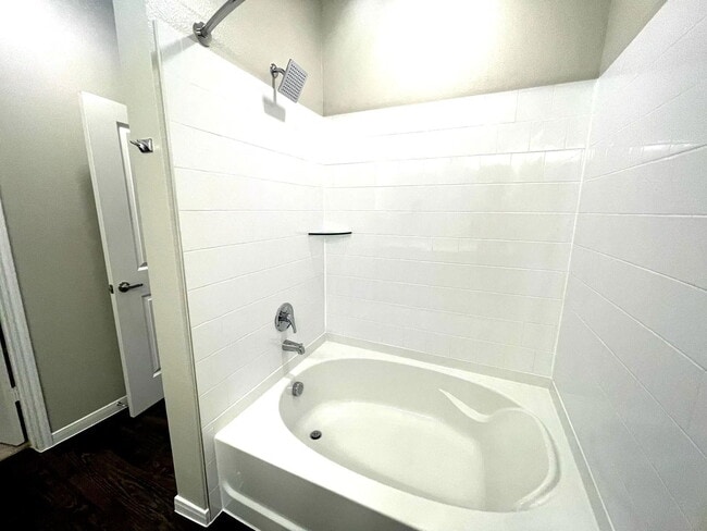 Foto del edificio - 12005 U.S. 380 Apt #01-135, Aubrey, TX 76227 - 1 BR 1 BA condo