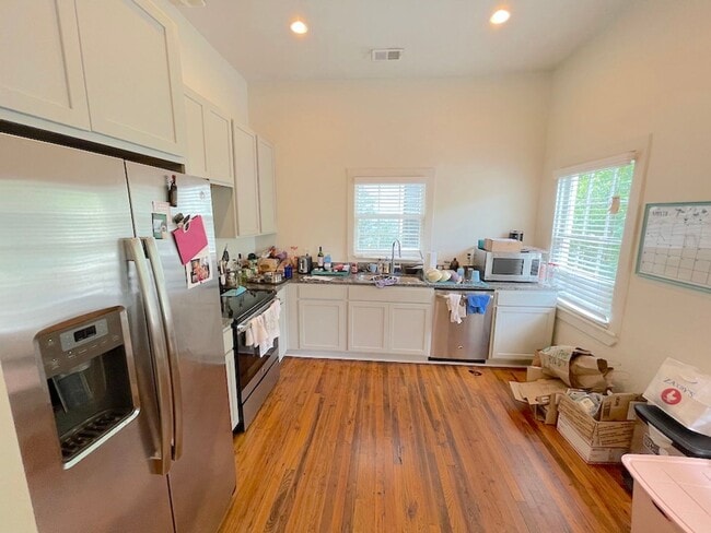 Building Photo - 2 BED | 2 BATH | DIXON PARK