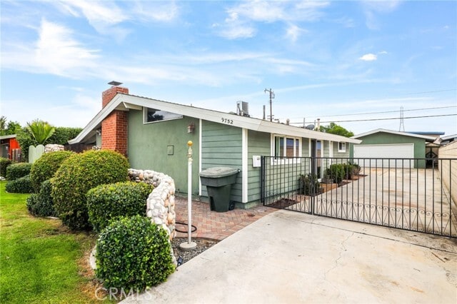 Primary Photo - 9752 W Harle Ave