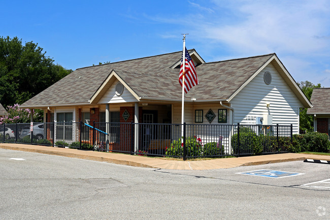 Foto del edificio - Senior Residence of Edmond