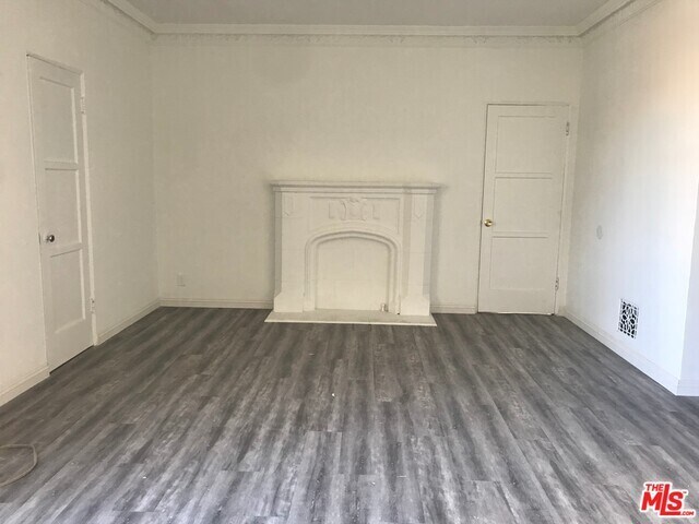 Building Photo - 5524 W 6th St