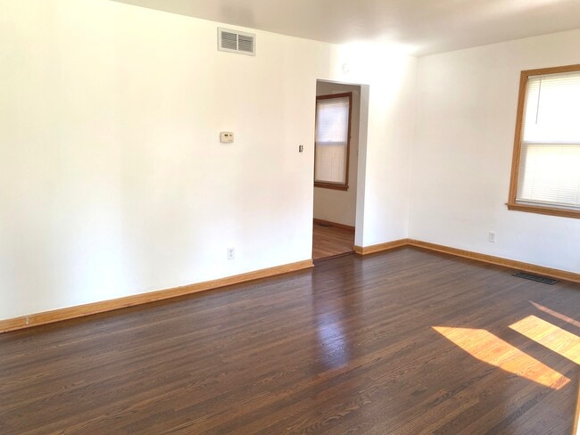 Building Photo - 4916 S Lorel Ave