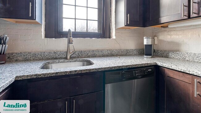 Building Photo - 121 S Fremont Ave