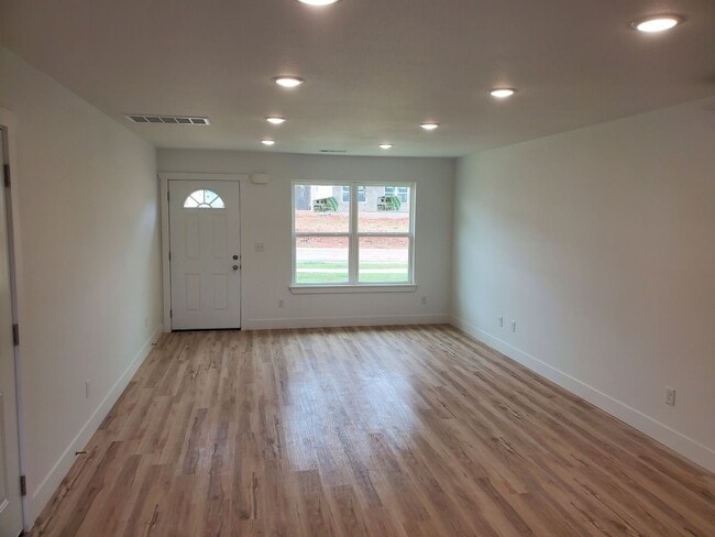 Foto del edificio - 1205 Nedra Dr