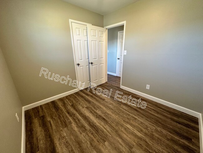 Building Photo - Newly Updated 3 Bed 1.5 Bath Home