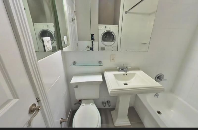 Building Photo - E. 25th St, 2nd Ave