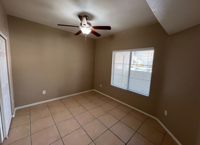 Building Photo - 2 Bedroom Condo in Summerlin with Garage