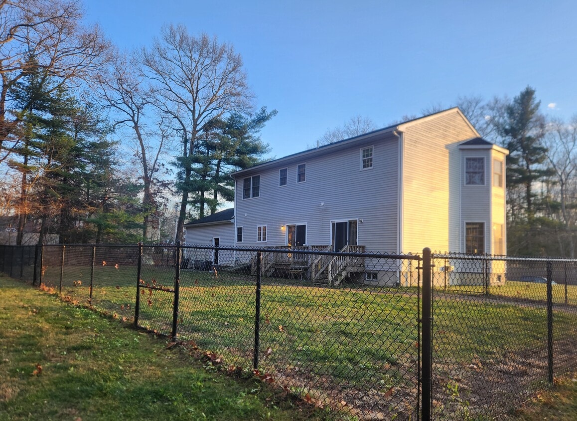 Building Photo - 30 Mary Ann Way