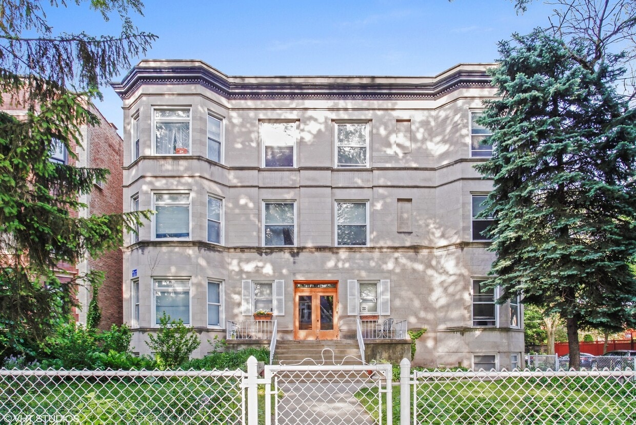 Primary Photo - 4137 N Greenview Ave