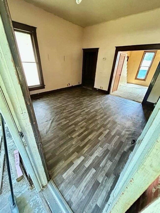 Building Photo - 120 N Crowder St