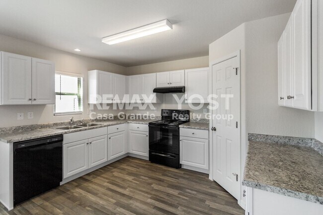 Foto del edificio - Huge move in special! 1/2 off the first months rent