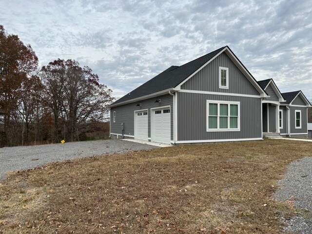 Building Photo - 3585 Oak Ridge Rd