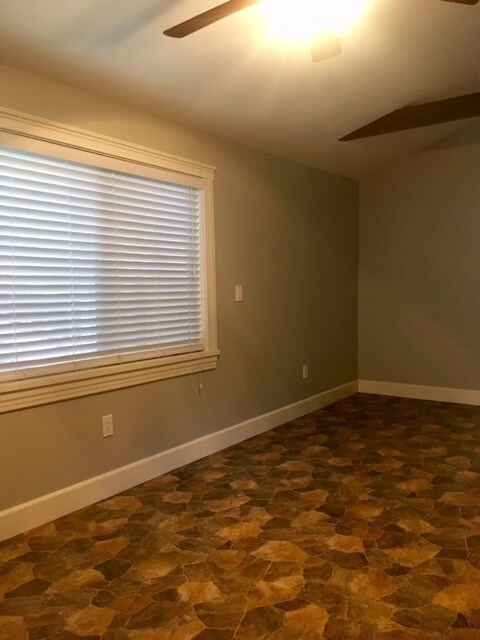 Living/Dining Space - 5738 Mammoth Ave