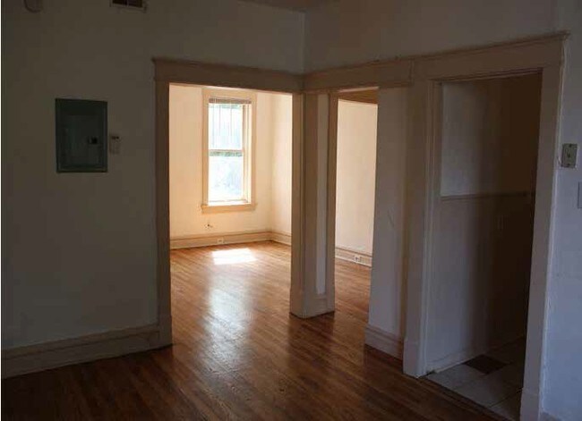 Building Photo - 2317 Klemm St