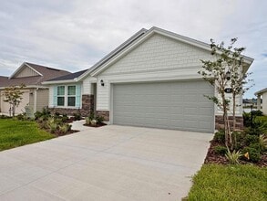 Building Photo - 65 Signet Cir