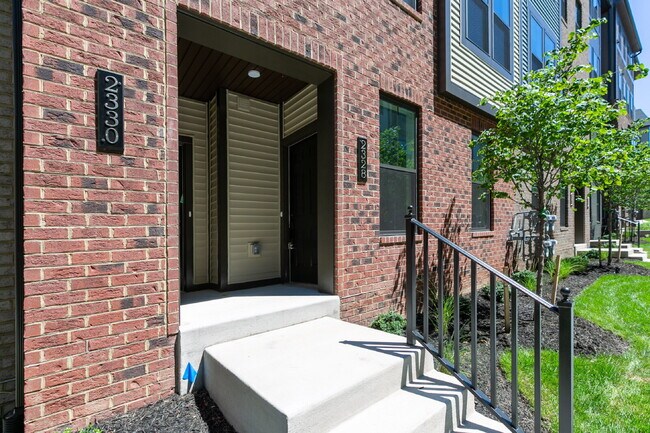 Photo - Elegant Townhome Living Near Herndon Conveniences