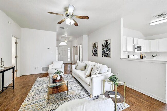 Foto del edificio - 117 Rosemary Cove