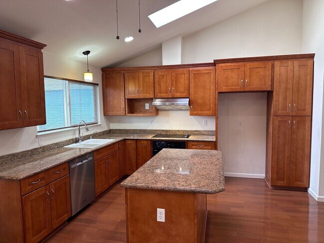 Foto del edificio - Beautiful 4BR/2BA single level house in So...