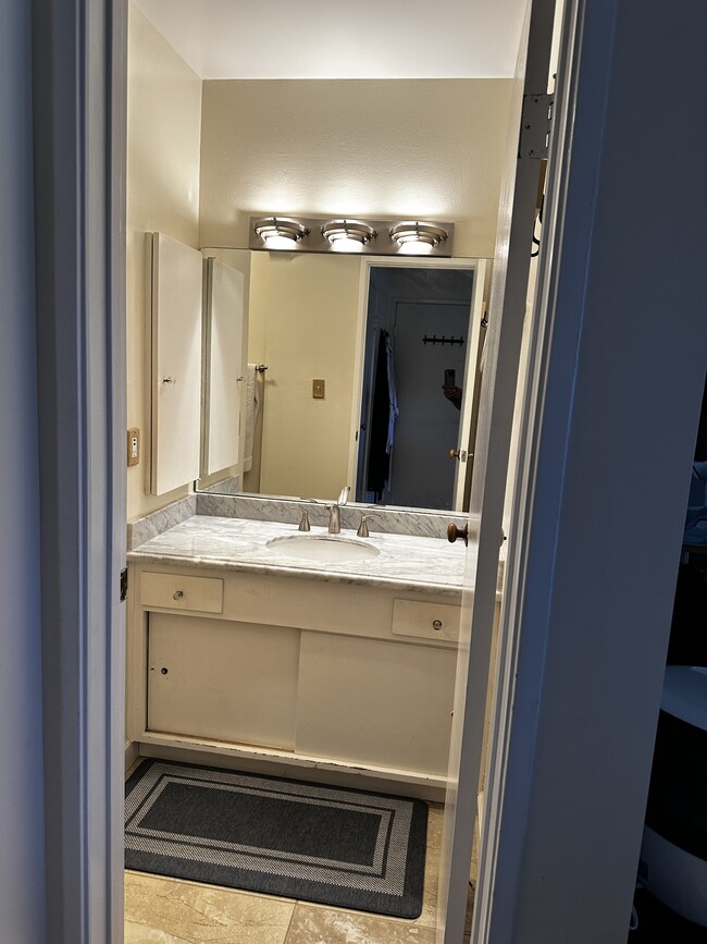 Foto del edificio - 932 Peninsula Ave