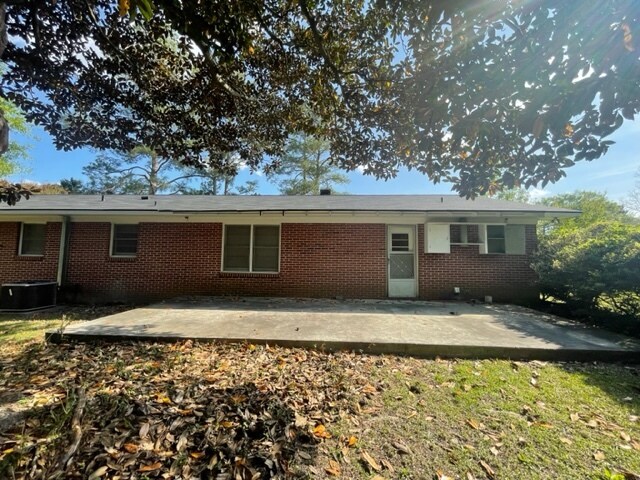 Building Photo - 1506 Hall Way