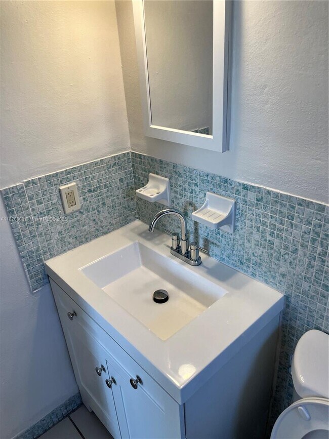Foto del edificio - 12905 Arch Creek Rd