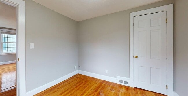 Foto del edificio - 55 Brentwood St