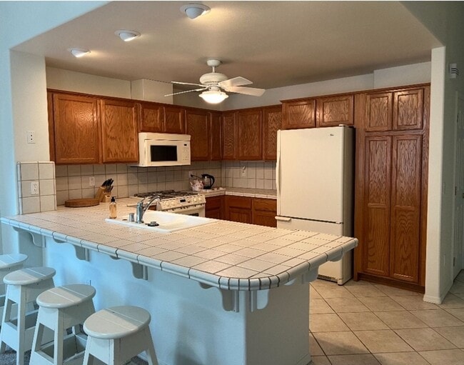 Building Photo - 3-bedroom, 2-bath home in Sierra Bonia Sen...
