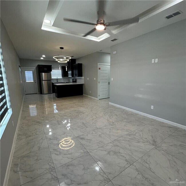Building Photo - 2108 E Viviana St