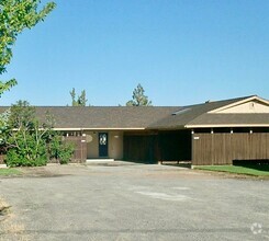 Building Photo - 1641-1647 NW Canyon Dr