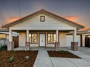 Building Photo - 3910 San Carlos Wy