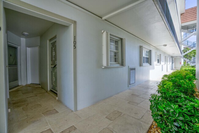 Foto del edificio - 410 Wilma Cir